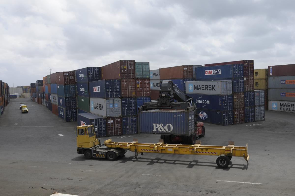 La MANUTENTION au Port Autonome de DAKAR : stockage/ Entreposage et Enlèvement de marchandises